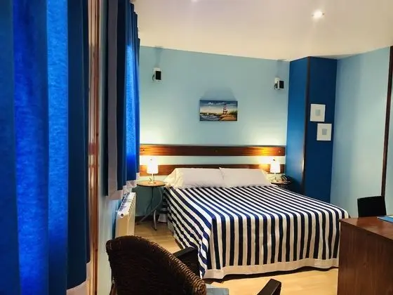 City Tek Büyük Yataklı Oda