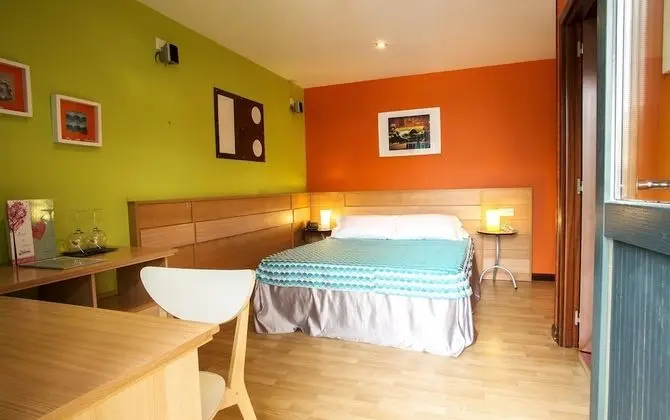 City Tek Büyük Yataklı Oda