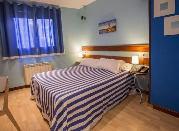 City Tek Büyük Yataklı Oda