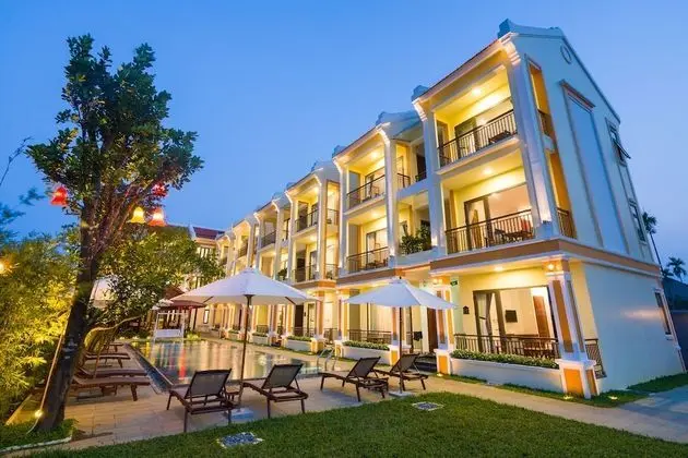 Deluxe Tek Büyük veya İki Ayrı Yataklı Oda, 1 Yatak Odası, Sigara İçilmez, Havuz Manzaralı