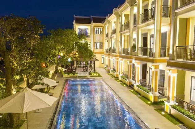 Luxury Süit, 1 En Büyük (King) Boy Yatak, Sigara İçilmez, Havuz Manzaralı