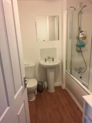 Basic Tek Büyük Yataklı Oda, Ortak Banyo (2)
