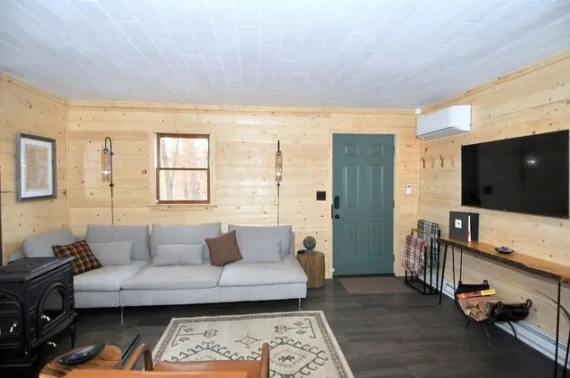 Kulübe, 2 Büyük (Queen) Boy Yatak (A Humble Abode Cabin - A Modern Woods)