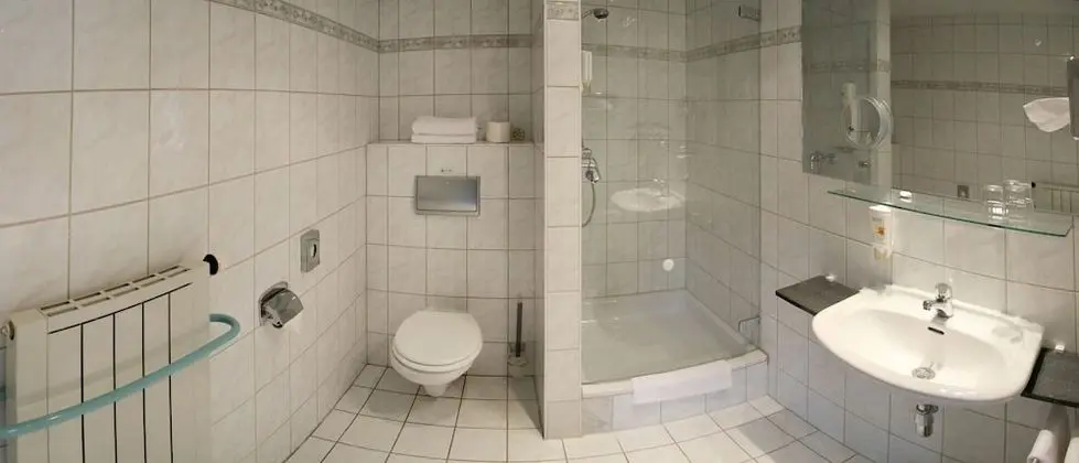 Tek Kişilik Oda, 1 Çift Kişilik Yatak