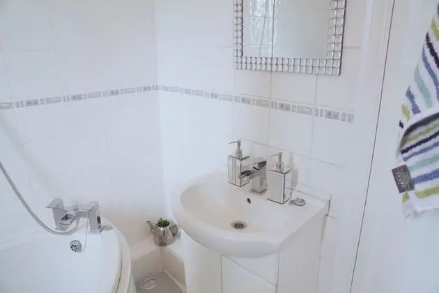 Economy Üç Kişilik Oda, Ortak Banyo