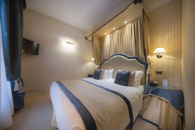 Deluxe Üç Kişilik Oda