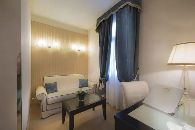 Deluxe Üç Kişilik Oda