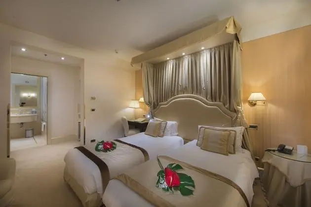 Junior Süit (Triple)