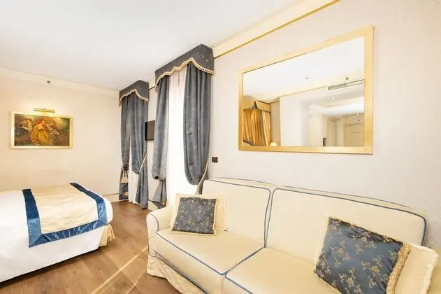 Junior Süit (Triple)