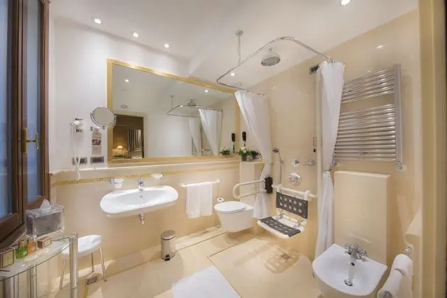 Junior Süit (Triple)