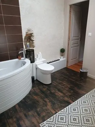 Deluxe Tek Büyük Yataklı Oda (Calmacé)