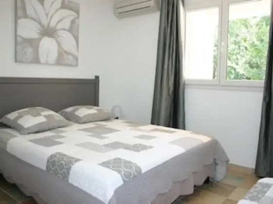 Kır Evi, Özel Banyo (Gîte Amandier)