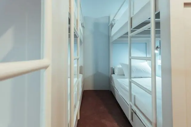 6 Beds Mixed Dormitory