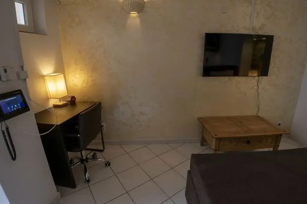 Basic Stüdyo, Penceresiz, Avlu Manzaralı (Mini room Lermontov)