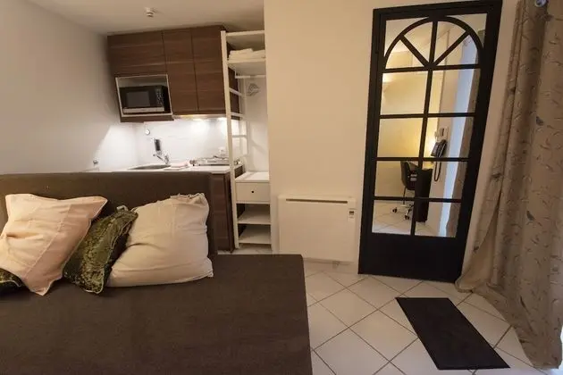 Basic Stüdyo, Penceresiz, Avlu Manzaralı (Mini room Lermontov)