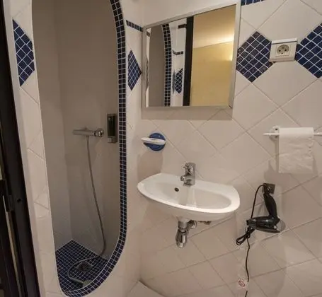 Basic Stüdyo, Penceresiz, Avlu Manzaralı (Mini room Lermontov)