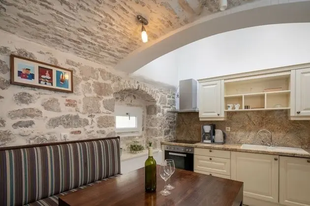 Apart Daire, 1 Büyük (Queen) Boy Yatak ve Çekyat