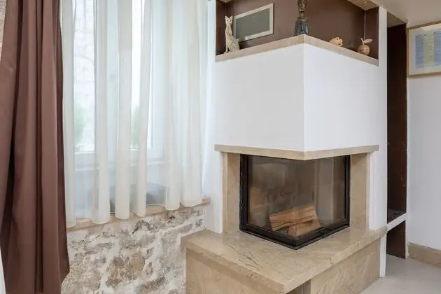 Apart Daire, 1 Büyük (Queen) Boy Yatak ve Çekyat