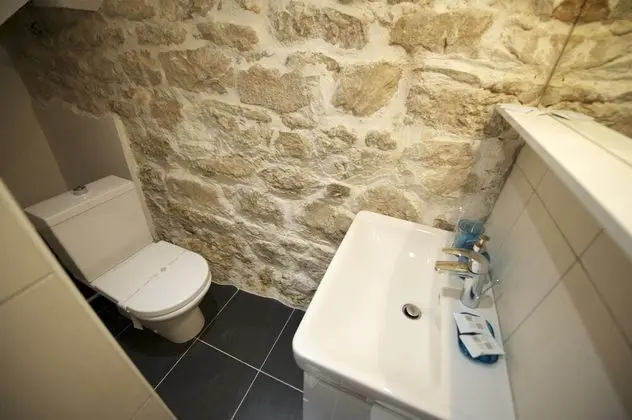 Apart Daire, 1 Büyük (Queen) Boy Yatak ve Çekyat