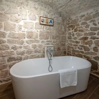 Apart Daire, 1 Büyük (Queen) Boy Yatak ve Çekyat