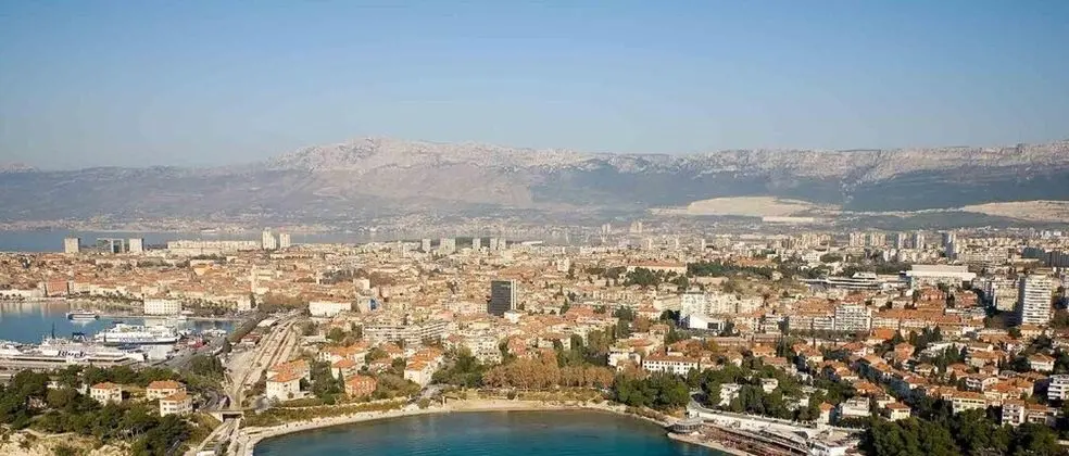 Apart Daire, 1 Büyük (Queen) Boy Yatak ve Çekyat