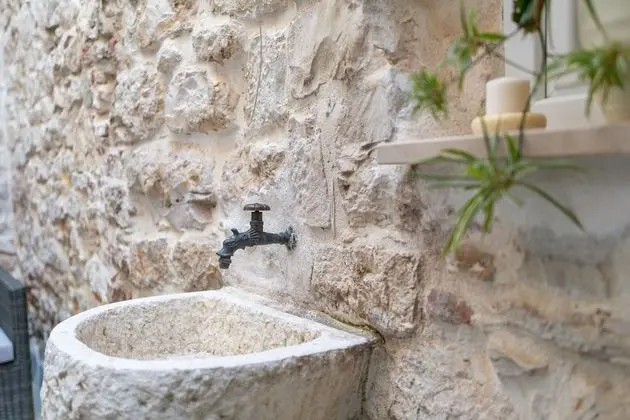 Apart Daire, 1 Büyük (Queen) Boy Yatak ve Çekyat