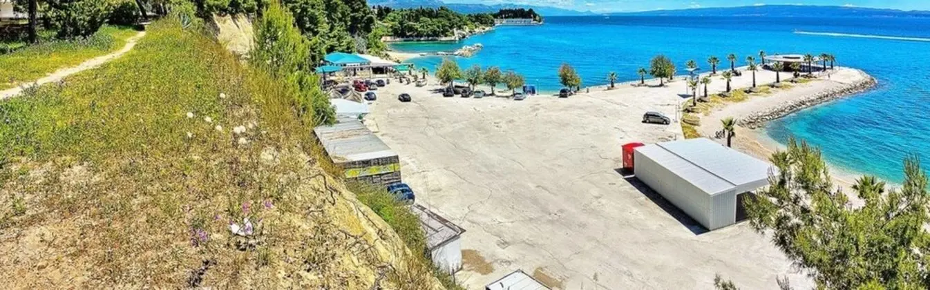 Apart Daire, 1 Büyük (Queen) Boy Yatak ve Çekyat