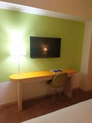 Üç Kişilik Oda