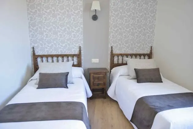 Tek Büyük veya İki Ayrı Yataklı Oda