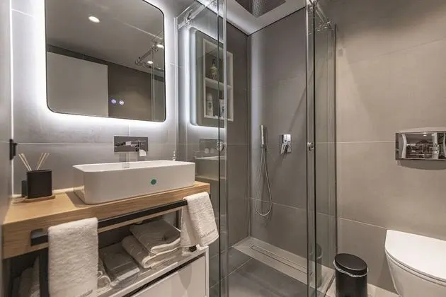 101 Superior Apartment