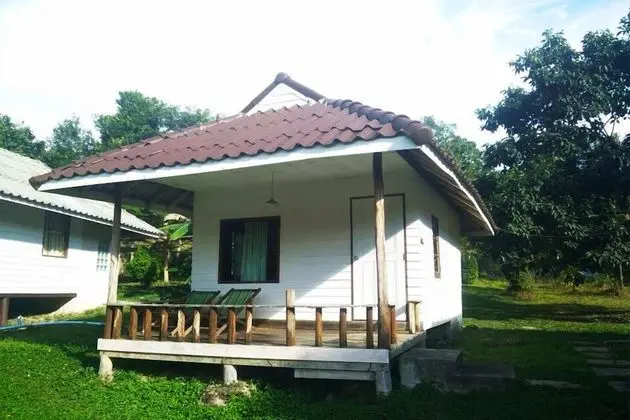 Bungalow with Garden View and Fan