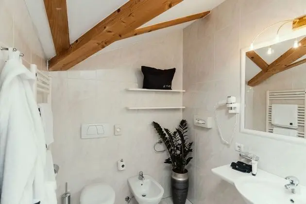 Basic Tek Büyük Yataklı Oda, 1 Büyük (Queen) Boy Yatak