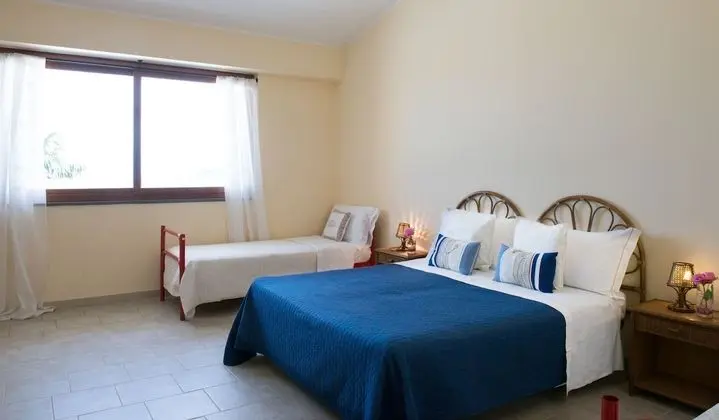 Dört Kişilik Oda, Kısmi Deniz Manzaralı