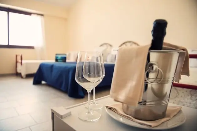 Dört Kişilik Oda, Kısmi Deniz Manzaralı