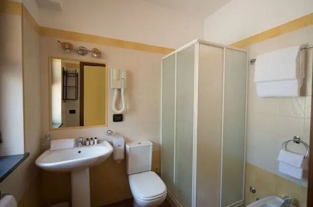 Dört Kişilik Oda, Kısmi Deniz Manzaralı