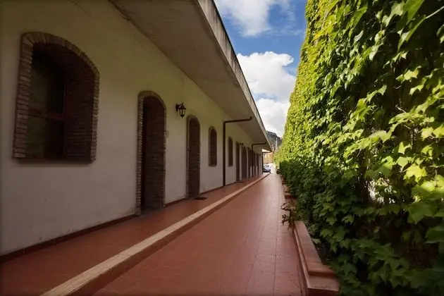 Dört Kişilik Oda, Kısmi Deniz Manzaralı