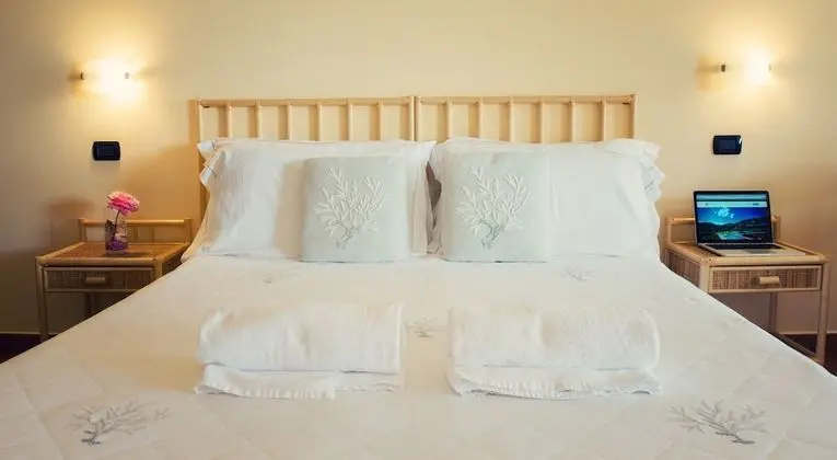 Tek Büyük Yataklı Oda, Kısmi Deniz Manzaralı