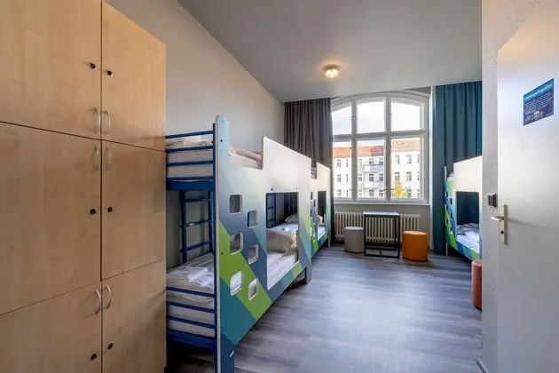 Ortak Ranzalı Oda (1 bed in a shared dorm for 6 people)