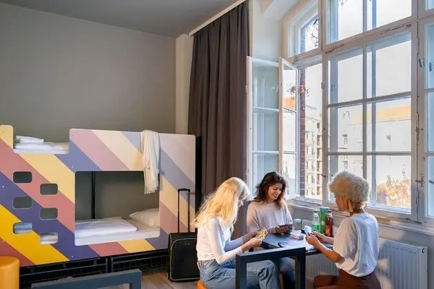 Ortak Ranzalı Oda (1 bed in a shared dorm for 6 people)