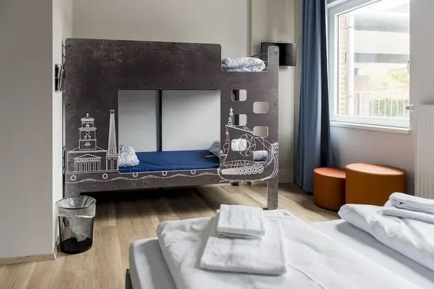 Six-bed room