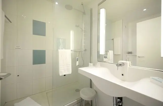 Executive Oda, 1 Büyük (Queen) Boy Yatak ve Çekyat