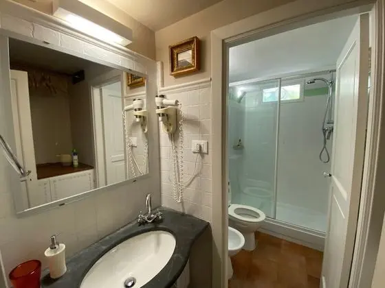 Tek Büyük veya İki Ayrı Yataklı Oda, Bahçe Manzaralı