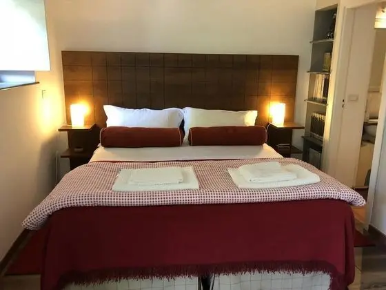 Tek Büyük veya İki Ayrı Yataklı Oda, Bahçe Manzaralı