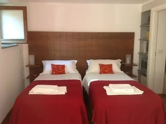 Tek Büyük veya İki Ayrı Yataklı Oda, Bahçe Manzaralı