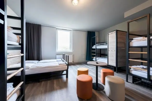 Oda (Eight-Bed Room)