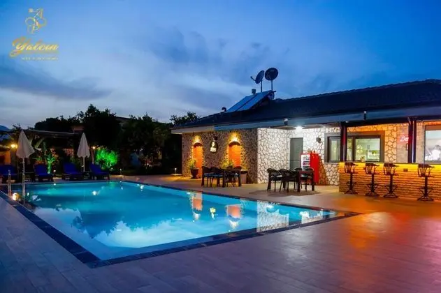 Villa, Bahçe Manzaralı
