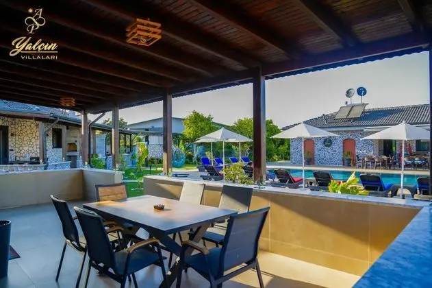Villa, Bahçe Manzaralı