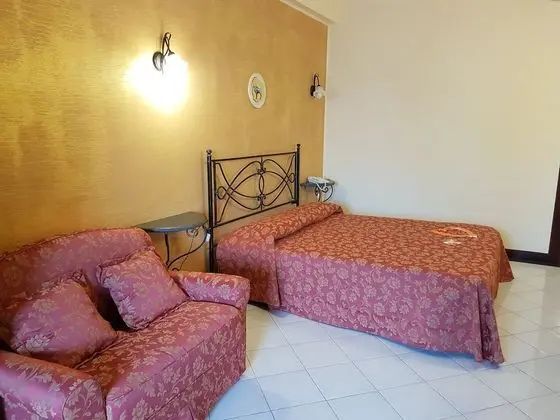 Üç Kişilik Oda