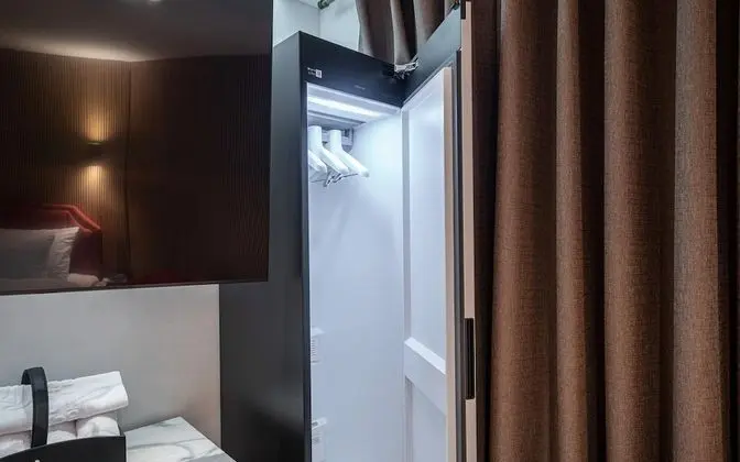 Oda (Special Room B(Netflix Massage bed Pa)