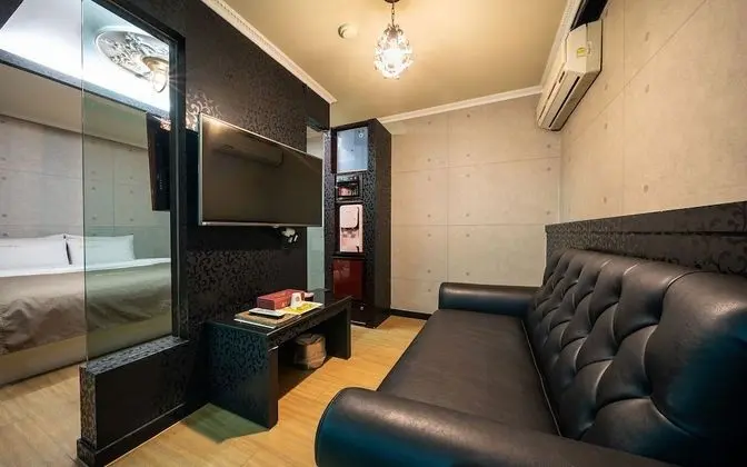 Oda (Special Room B(Netflix Massage bed Pa)